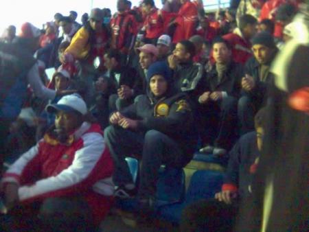 mon ami yassine au stade  de foot-ball